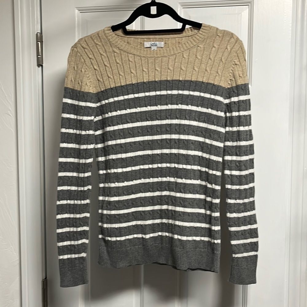 Croft&barrow crew neck pull over sweater size xsmall.